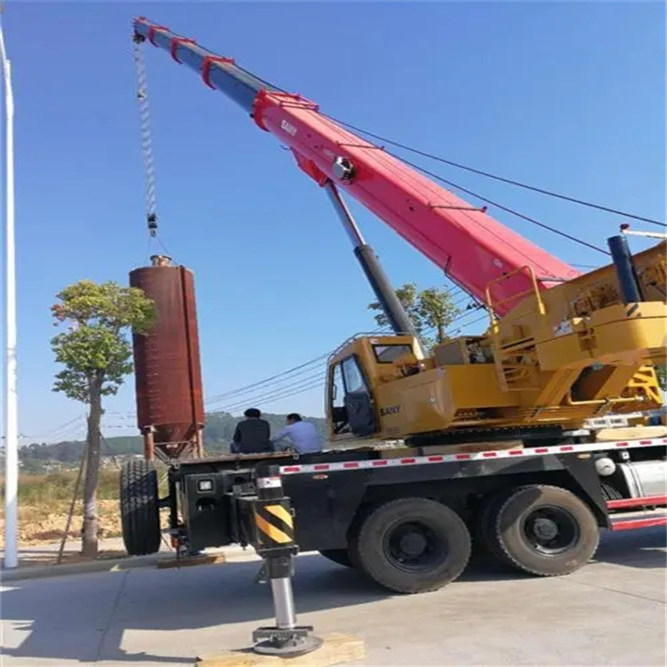 巴中专业吊车租赁多少钱