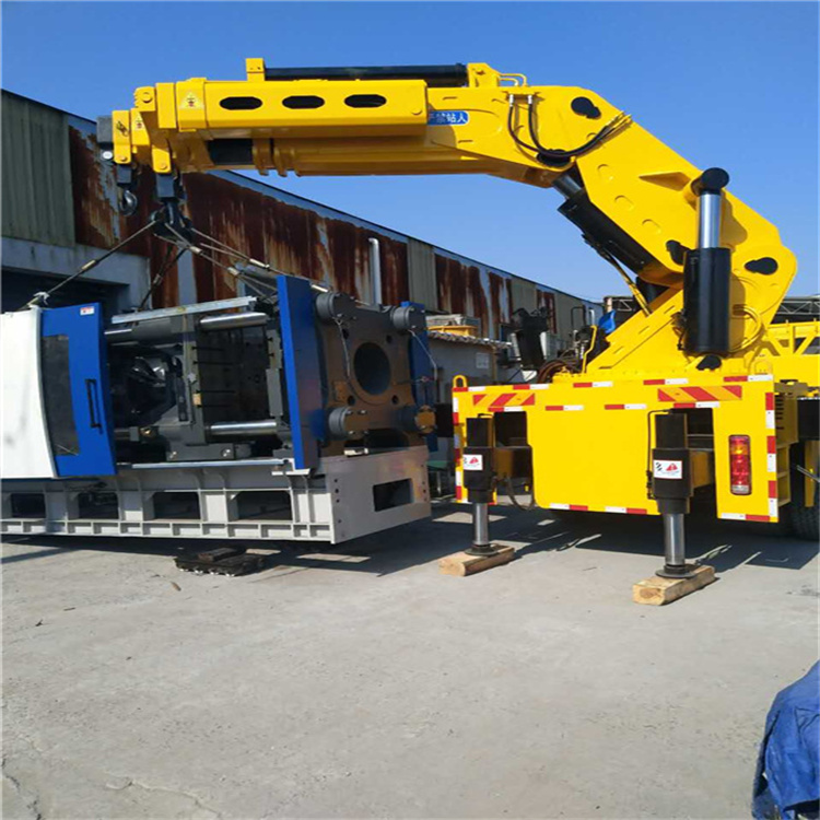 巴中 大吨位折臂吊出租费用解析：一小时租赁多少钱