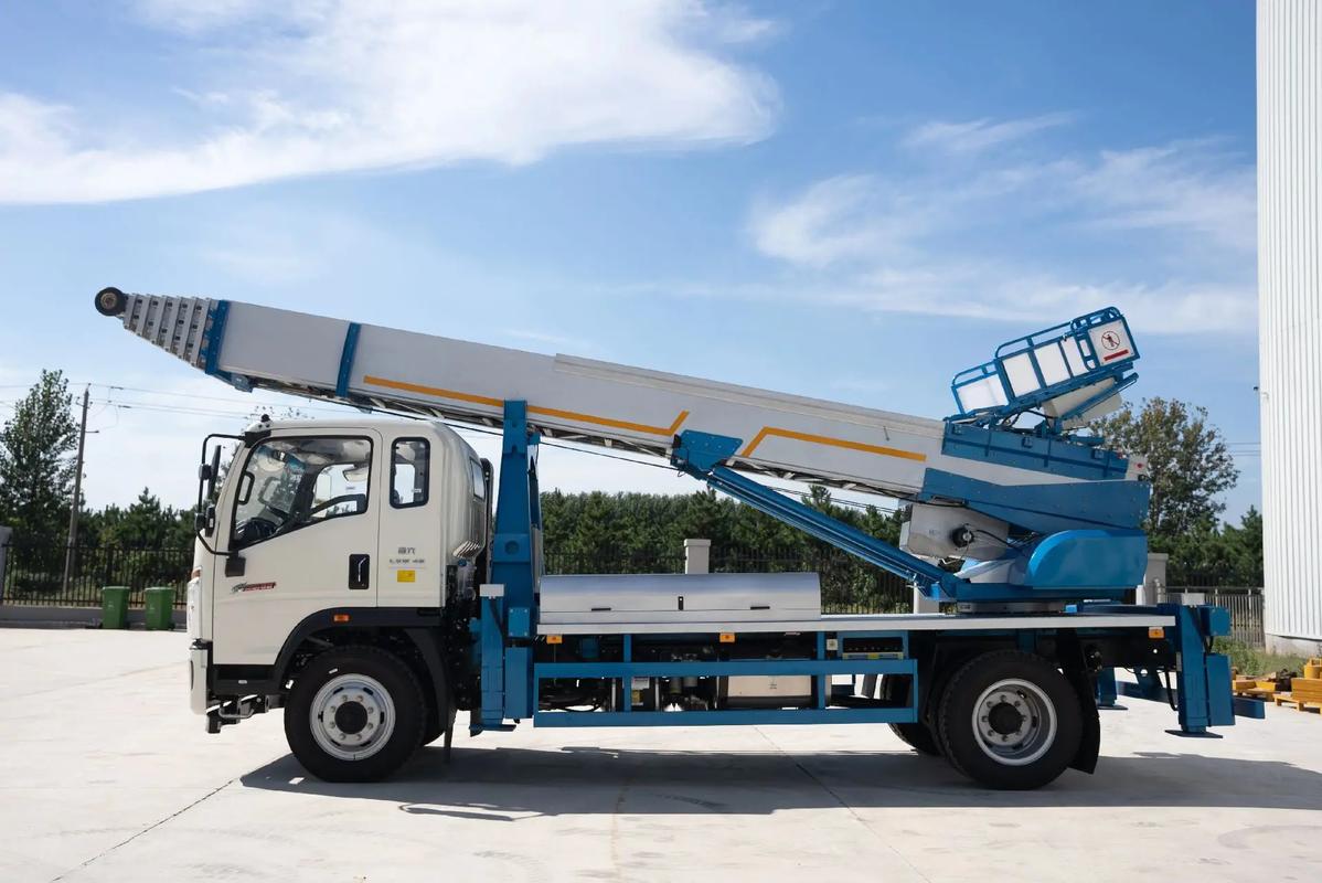 巴中云梯上料车租赁费用