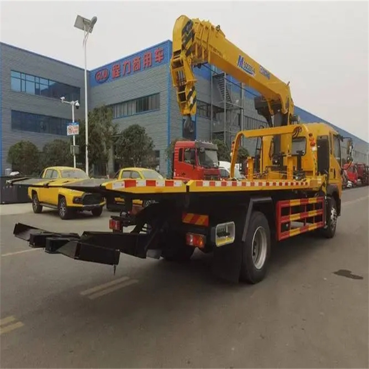 巴中附近小随车吊出租电话，轻松解决搬运烦恼