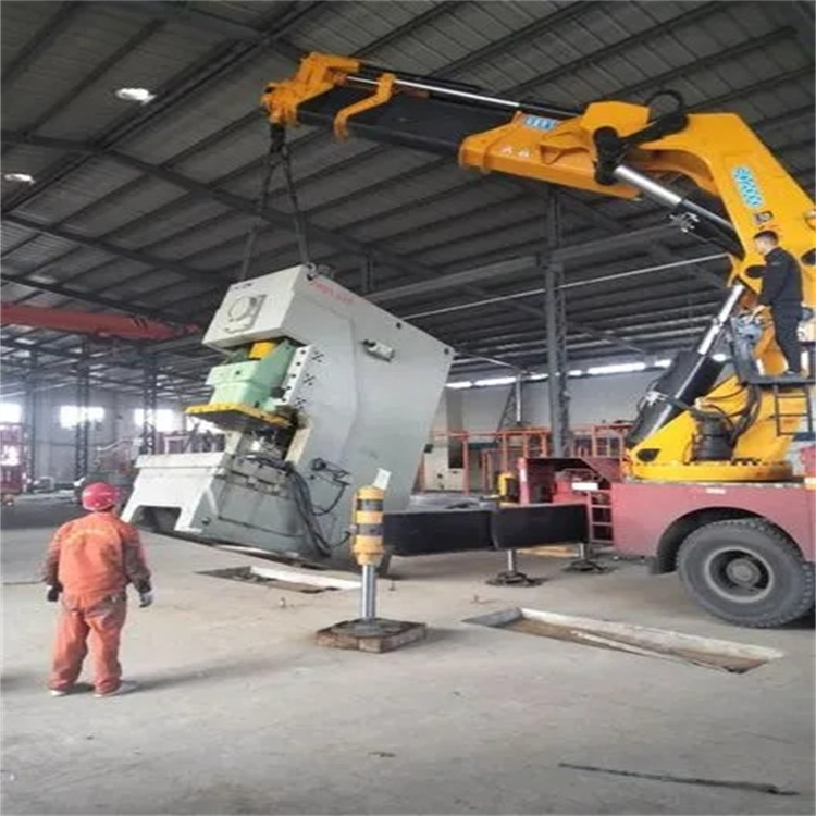 巴中80吨折臂吊车出租附近电话